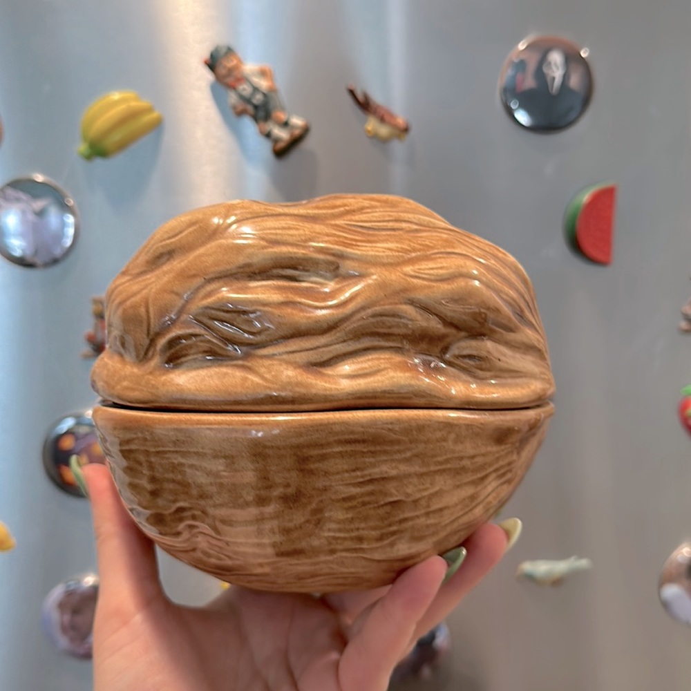 🌰 Vintage Arner’s Ceramic Walnut Candy Dish